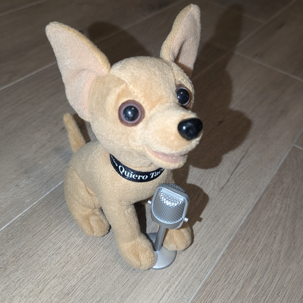 Taco Bell Chihuahua Plush Dog Doll 7" tall Singing QUIERO W/ microphone